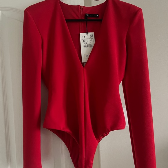 Zara Red Long-Sleeve Bodysuit - Picture 3 of 9